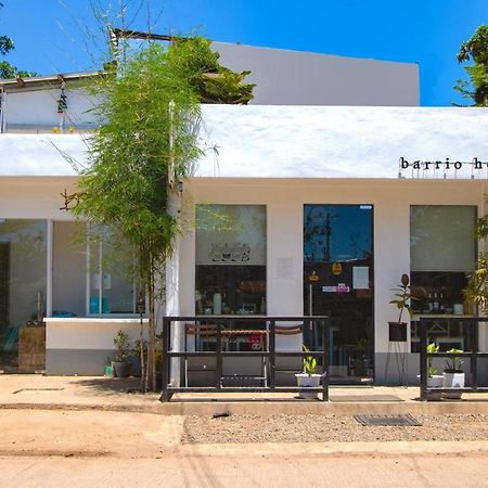 Hometel Barrio House Mactan Lapu-Lapu City Eksteriør bilde