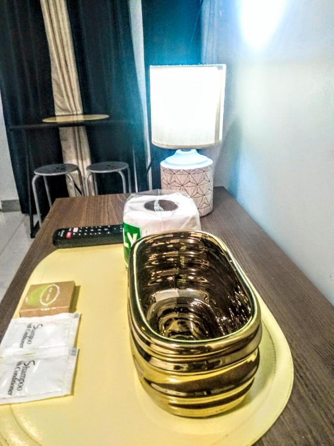 Hometel Barrio House Mactan Lapu-Lapu City Eksteriør bilde