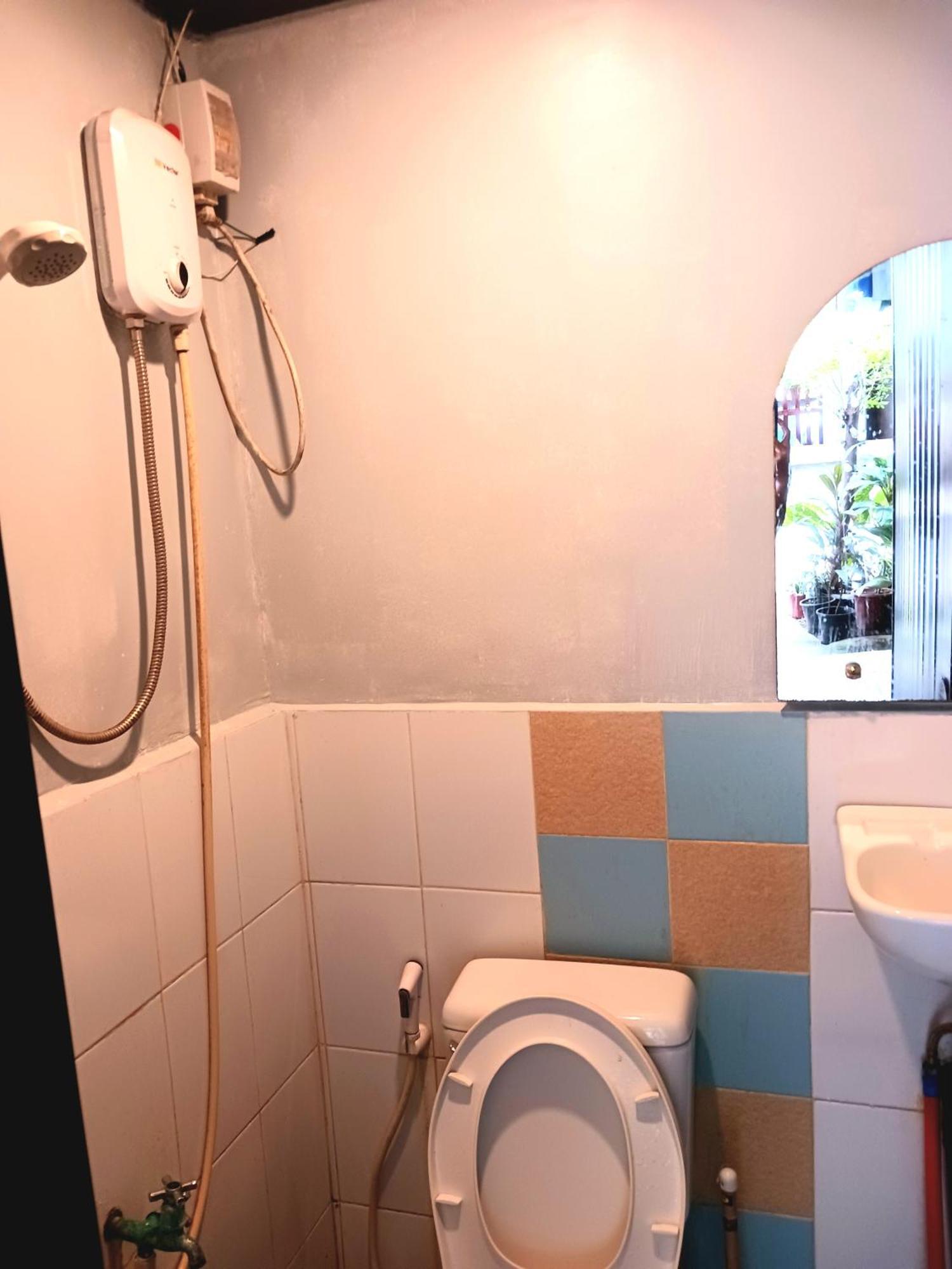 Hometel Barrio House Mactan Lapu-Lapu City Eksteriør bilde