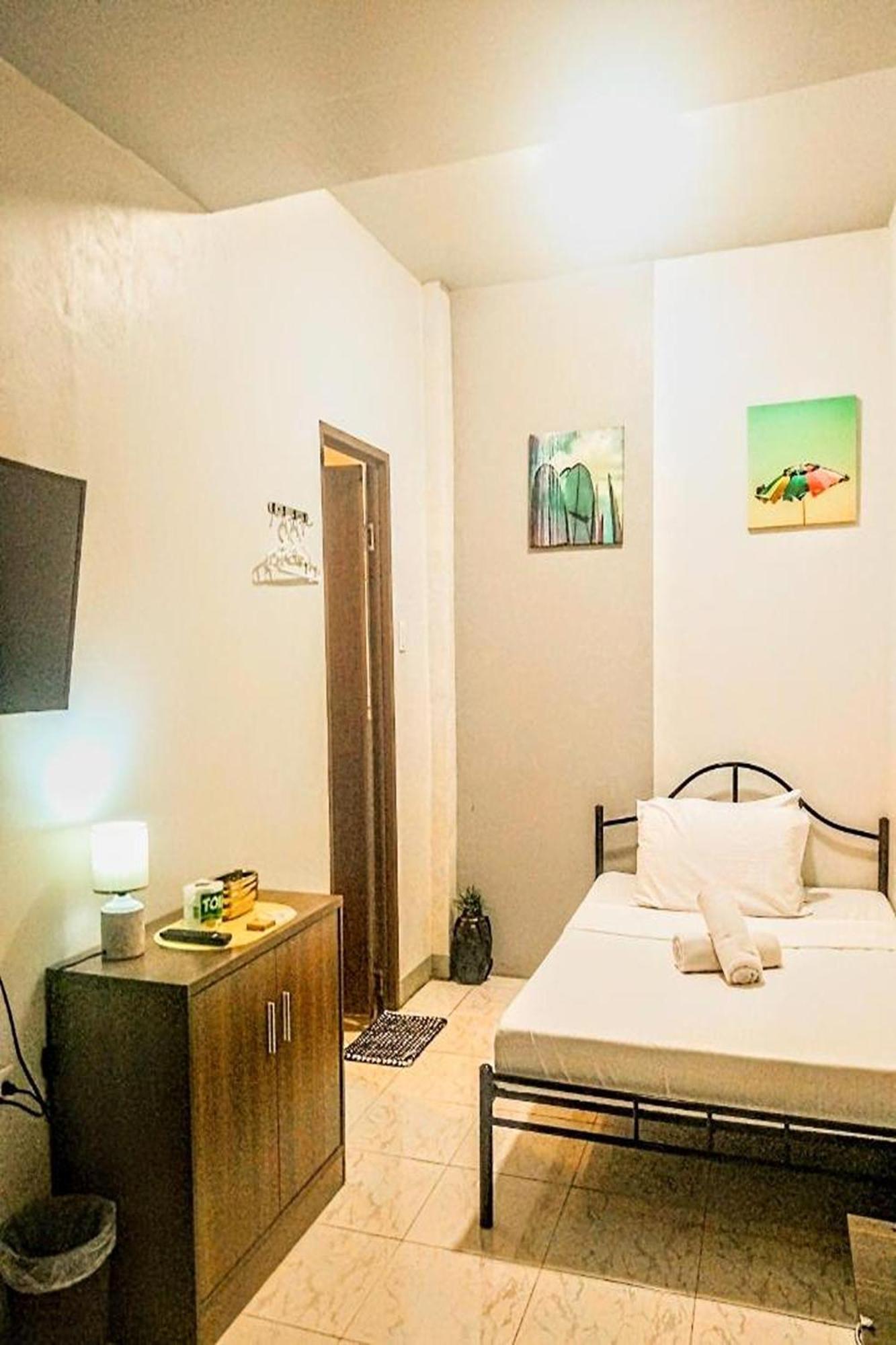 Hometel Barrio House Mactan Lapu-Lapu City Eksteriør bilde